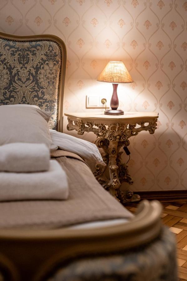 3 Bedrooms Royal Italian Style In An Austrian Building, Parking, Balcony Leópolis Exterior foto