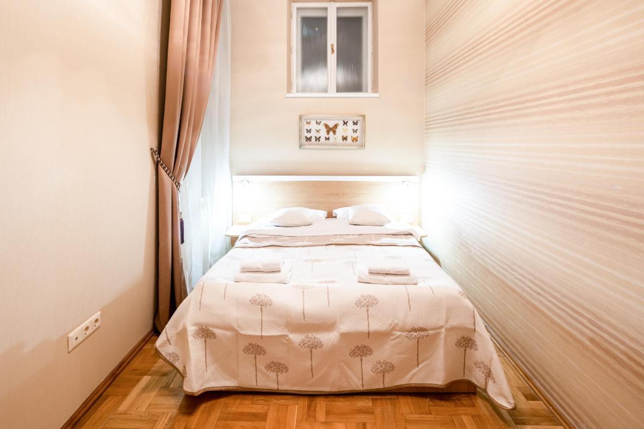 3 Bedrooms Royal Italian Style In An Austrian Building, Parking, Balcony Leópolis Exterior foto