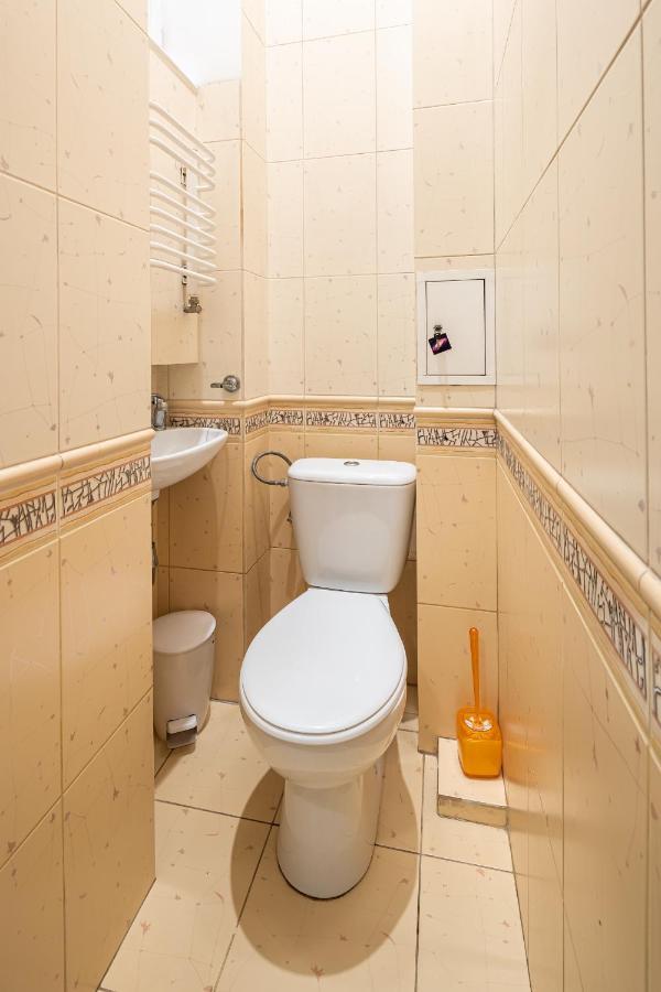 3 Bedrooms Royal Italian Style In An Austrian Building, Parking, Balcony Leópolis Exterior foto